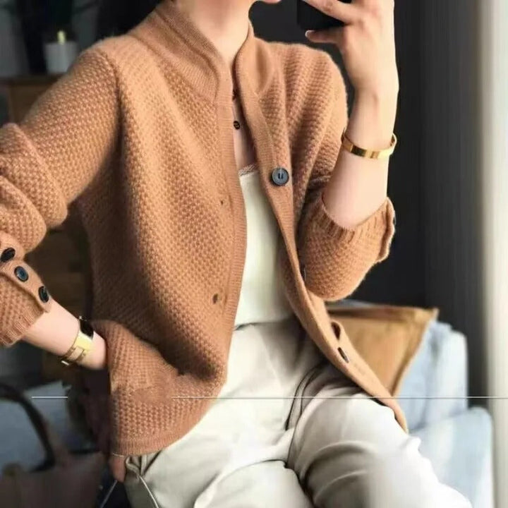 Grace - Sophisticated cozy cardigan for all seasons