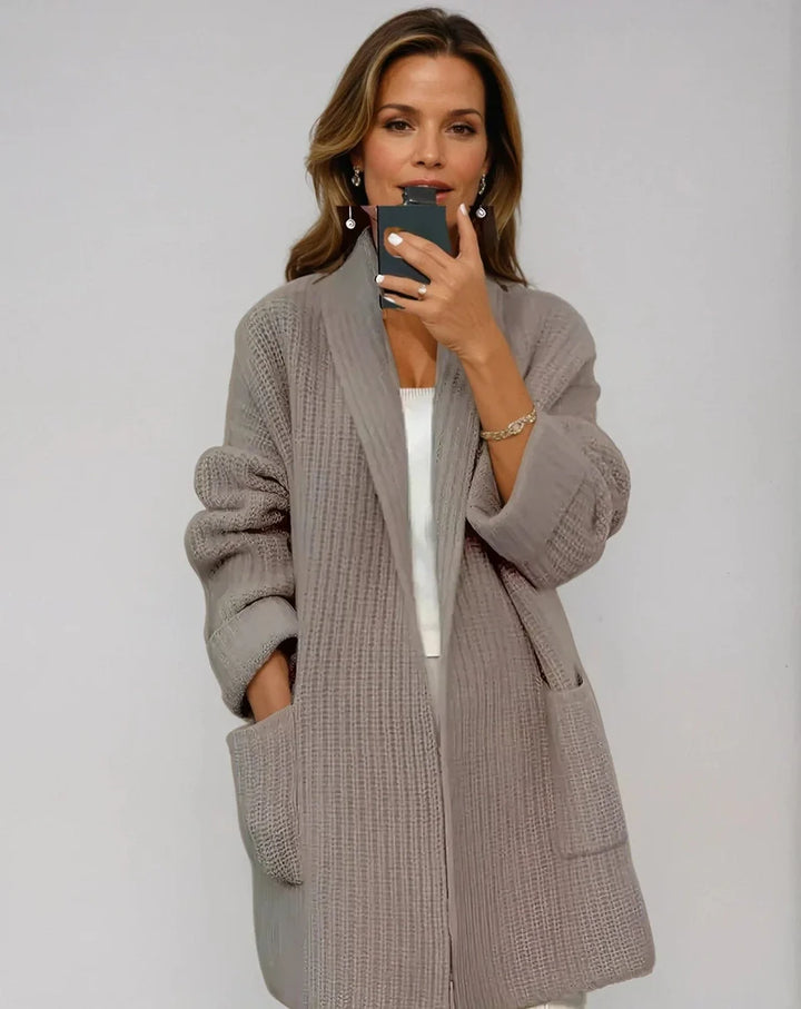 Isla - Stylish cardigan for autumn layering and comfort