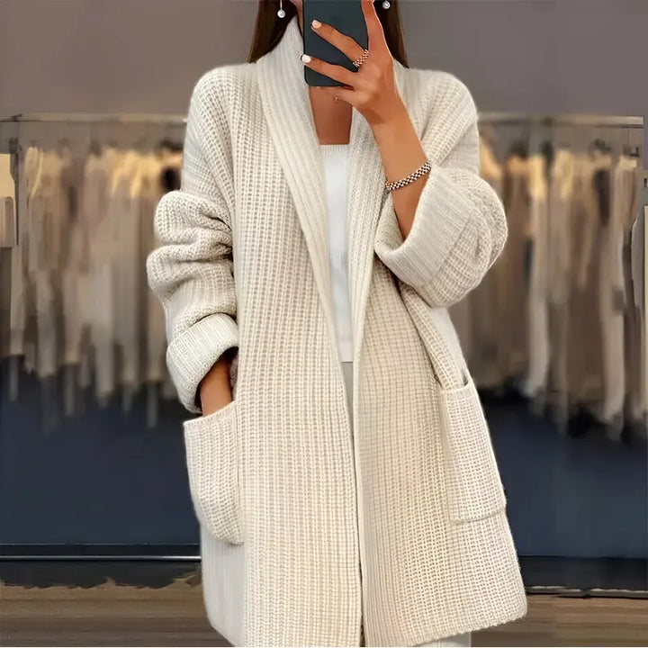 Isla - Stylish cardigan for autumn layering and comfort