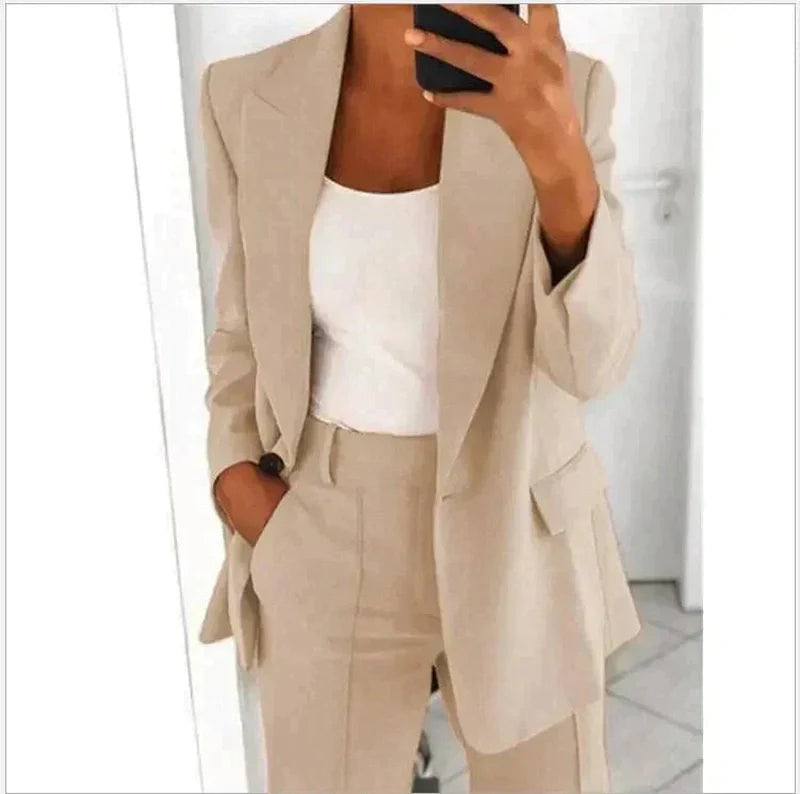 Lauren - Elegant blazer set with tailored fit and versatility