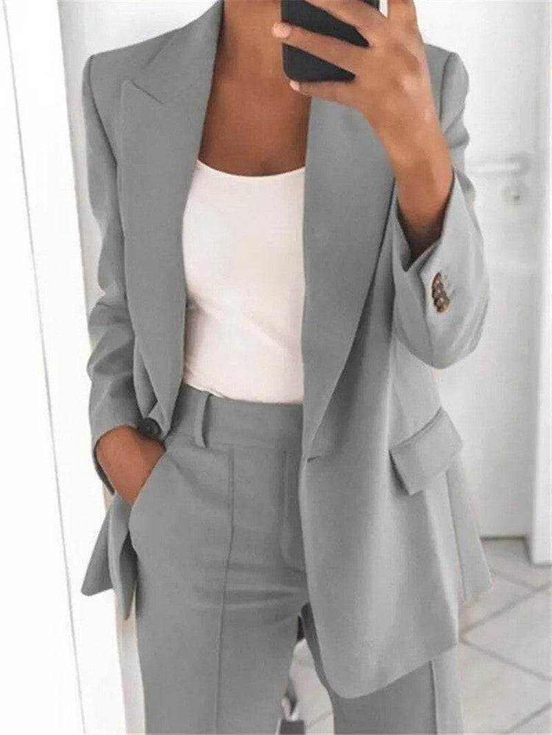 Lauren - Elegant blazer set with tailored fit and versatility