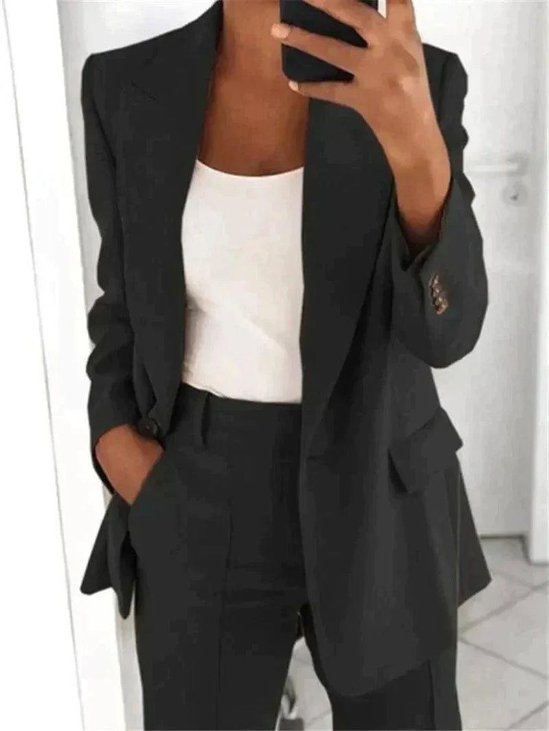 Lauren - Elegant blazer set with tailored fit and versatility