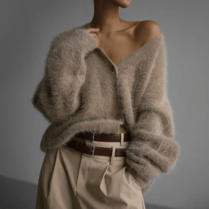 Lily - Luxurious cashmere couture cardigan with fur lining
