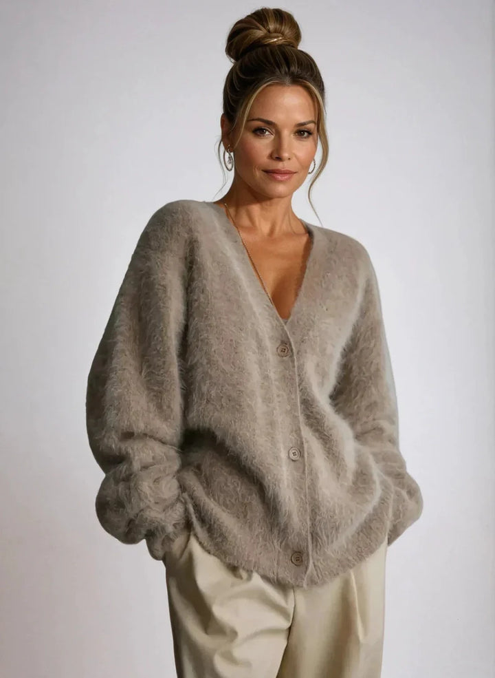 Lily - Luxurious cashmere couture cardigan with fur lining