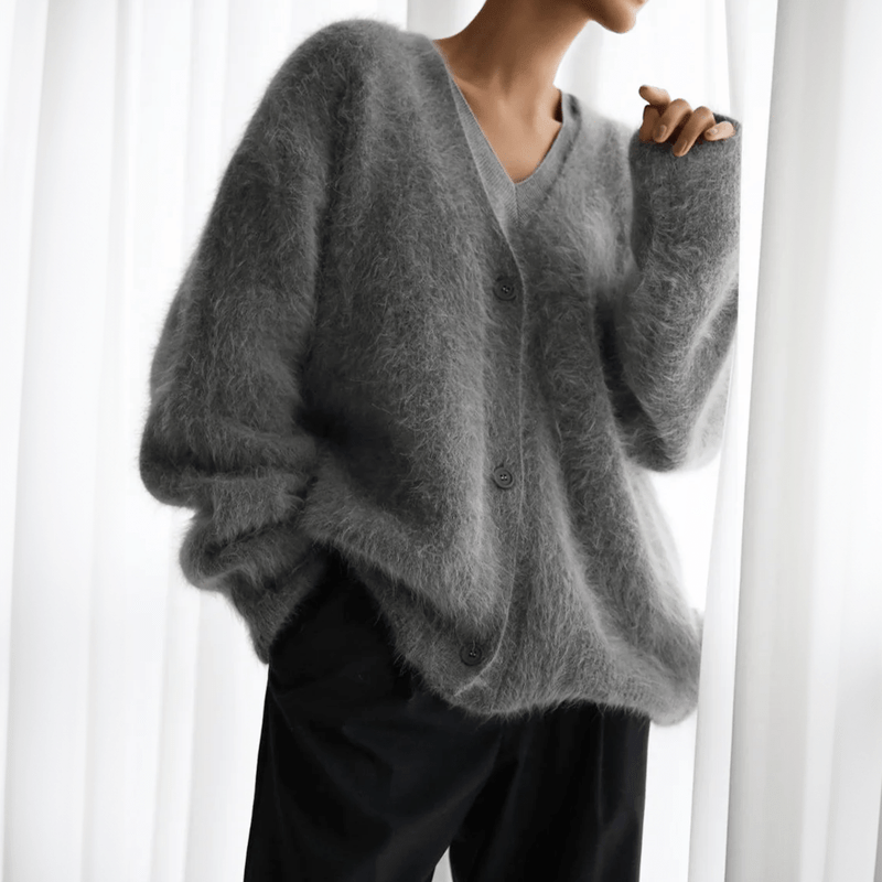 Lily - Luxurious cashmere couture cardigan with fur lining