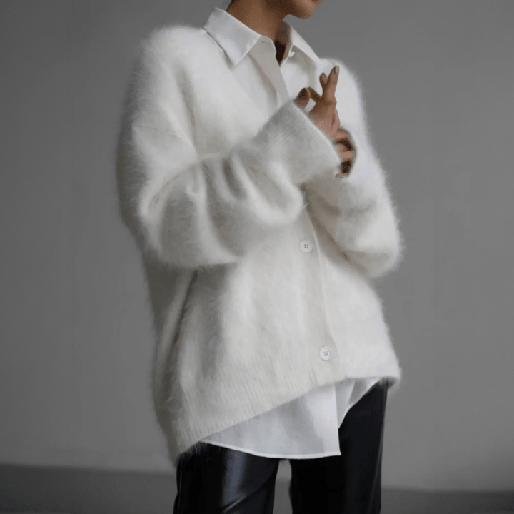 Lily - Luxurious cashmere couture cardigan with fur lining
