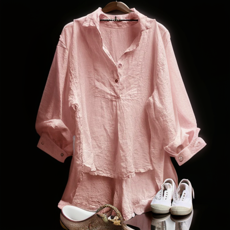 Jaila | Vintage blouse with V-neckline and buttons